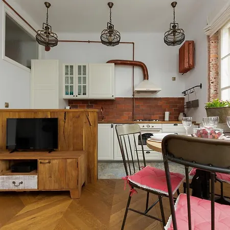 On The Square By Renters * Warsaw