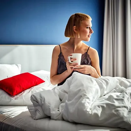 Express - - The Hub By Ihg Отель 3*