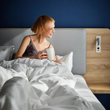 Express - - The Hub By Ihg Отель 3*