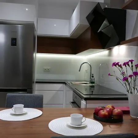 Branickiego 23 With Ac-close To Medicover And Paley Apartman