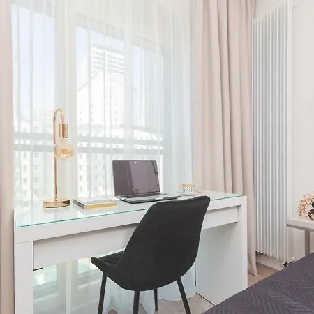 Mennica By Renters Prestige דירה