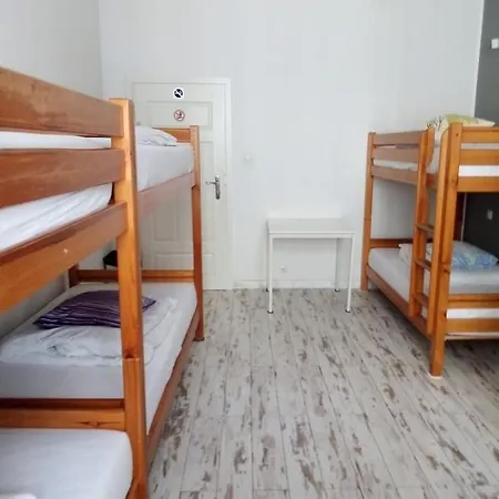 Chmielna 5 Rooms & Apartments Hostel Warsaw