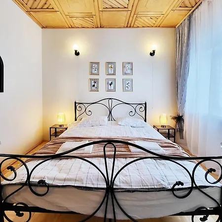 Husarska 60 B&B *