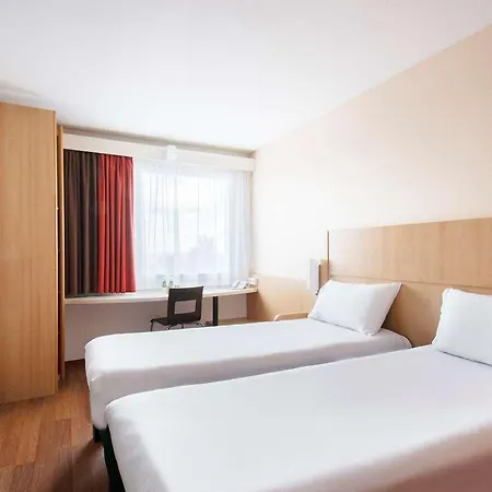 Ibis Stare Hotel 3*
