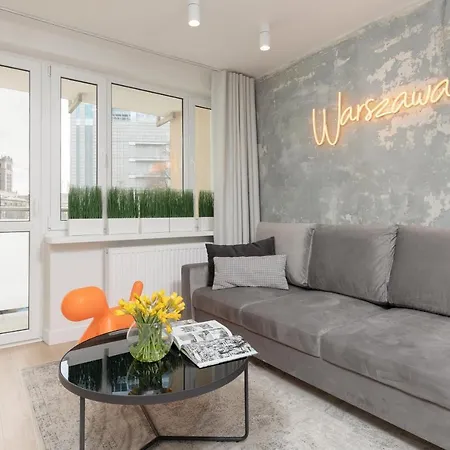 Center By Renters Apartman