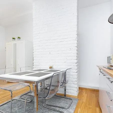Centre Poznanska With Air-conditioning By Renters Warsaw
