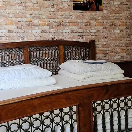 Chmielna 5 Rooms & Apartments