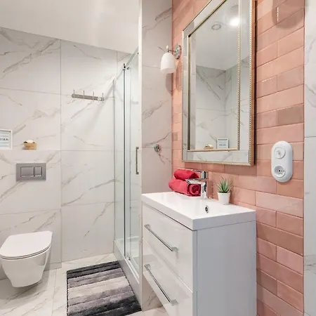Apartament Superapart Wojska Polskiego, Serene Urban Retreat With Skyline Views Warszawa