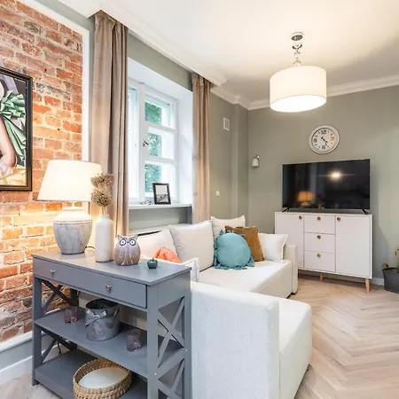 Superapart Wojska Polskiego, Serene Urban Retreat With Skyline Views Apartament