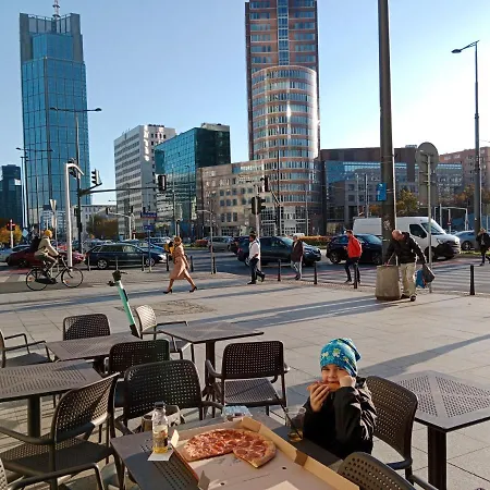 416 Center Free Parking Tamars
