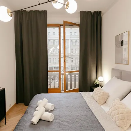 Aleje Jerozolimskie 42 - Parking Free - Better Appartamento