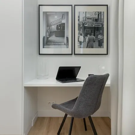 Center By Renters Apartman *