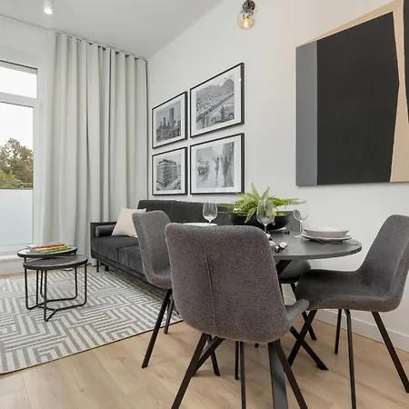 Center By Renters Apartman *