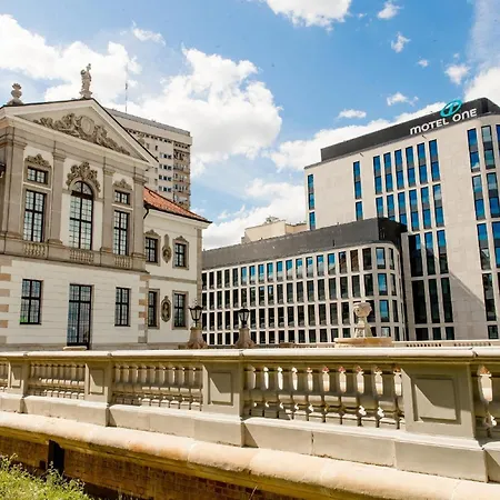 One Warsaw-chopin 3* Varsó