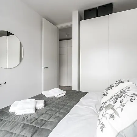 Apartment Mennica By P&o Serviced