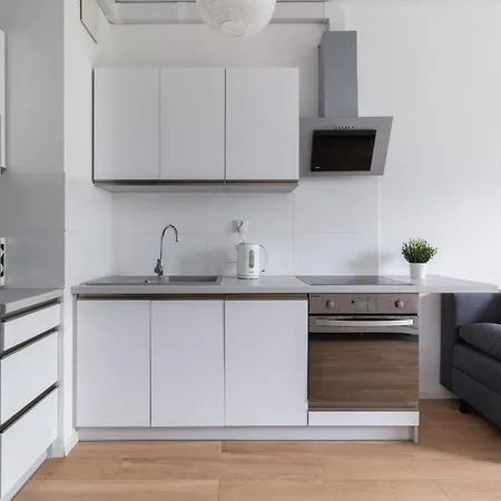 - Aparts Konstruktorska Apartment Warschau