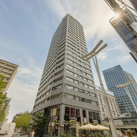 아파트 Cozy In The Centre Of By Rent Like