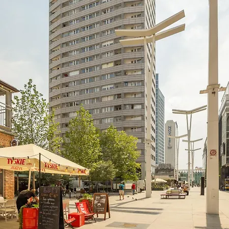아파트 Cozy In The Centre Of By Rent Like