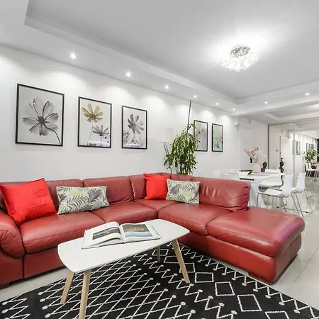 Lumina 3 Bedroom Park Szczesliwicki Apartment Warsaw