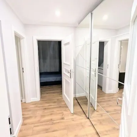 Apartament Cozy 2rm With 2xworkspace