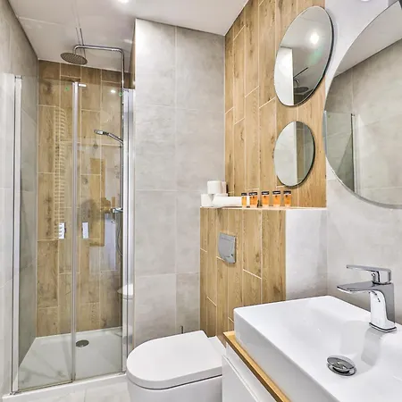 Apartment Wola Tower Deluxe Separate Bedroom With Free Garage - By Perfect Warsaw