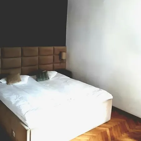 Chmielna 5 Rooms & Apartments Hostel *