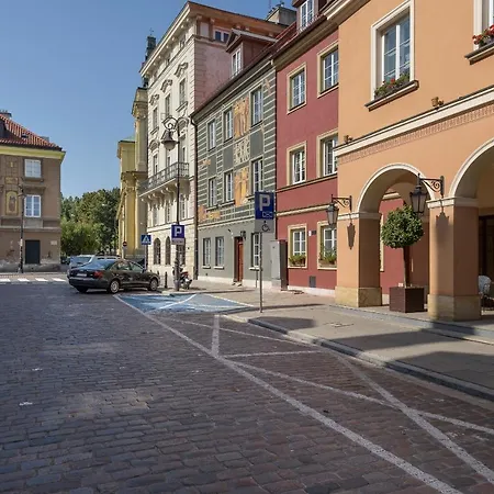 Bright And Modern In The Heart Of The Old And New Town