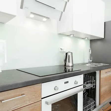 Apartment A&d By Renters *