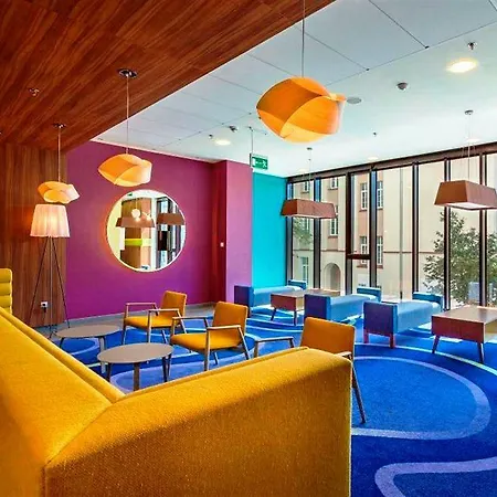 Hampton By Hilton Centre מלון ורשה