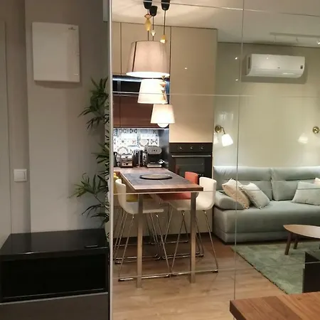 Апартаменты Siedmiogrodzka - Handy Location, Aircon & Garage Free