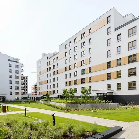 דירה M&r Airport&business Deluxe Cybernetyki 17 - Underground Garage - Free Wifi - Netflix - Air Conditioning - Self Check-in, Close By Chopin Airport *