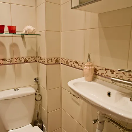 Lägenhet Apartament Zlota Warszawa