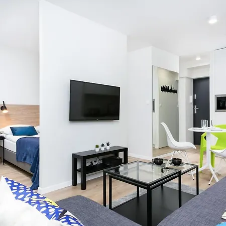 Center By Renters Apartman