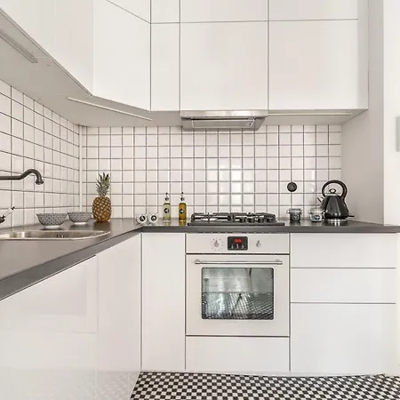 Rent Like - Wilcza 22a Warsaw