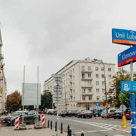 Apartament Shortstaypoland Klonowa *