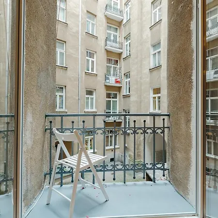 Apartament Shortstaypoland Klonowa *