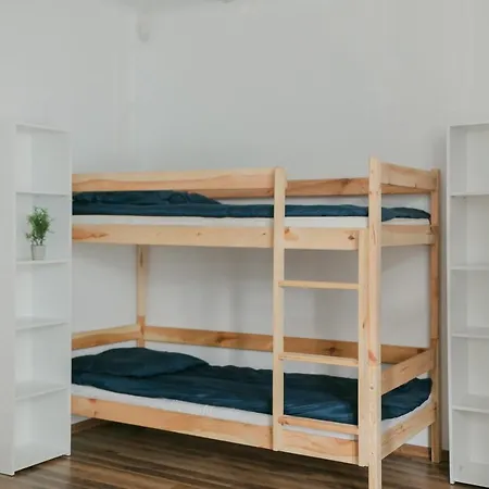 Kiwi4u Albergue *
