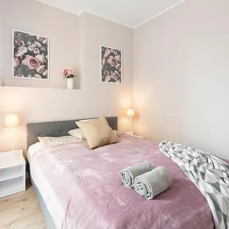 Superapart Aignera 4, Family Friendly Oasis * Варшава