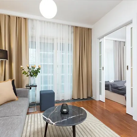 Royal Center Mennica By Renters 아파트