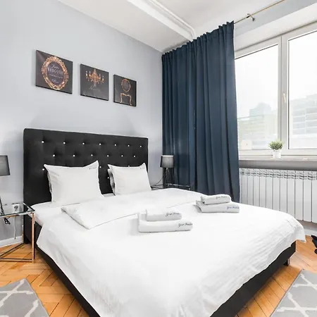 One By Your Freedom Apartment