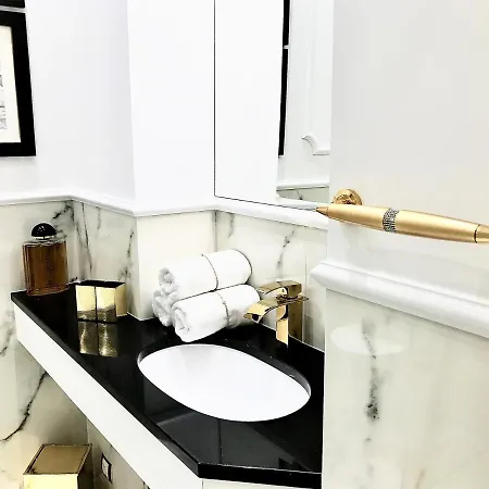 Mondrian Luxury Unesco Old Town Aparthotel