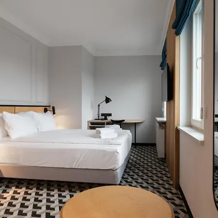 Tulip Residences Targowa فندق 3*