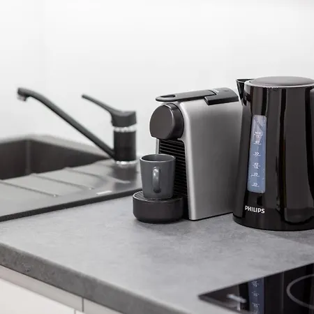 Elegancki Z Parkingiem By Renters 아파트
