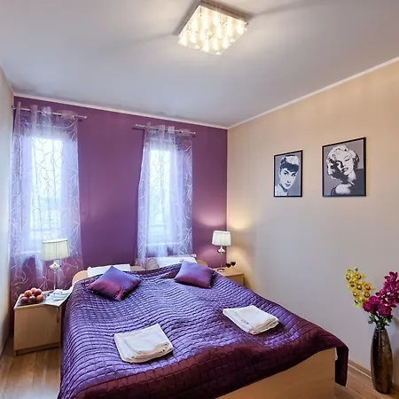 Hotel apartamentowy City Aparthotel Wola 3*