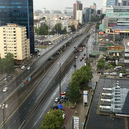 Hampton By Hilton Centre מלון