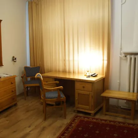 Goscinne Dom Literatury Bed & Breakfast