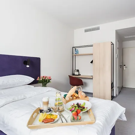 Platinum Hotel&residence Wilanow מלון