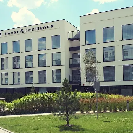 Platinum Hotel&residence Wilanow מלון 3*