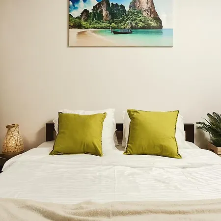 Lumina Spacious Near The Railway Station * ורשה