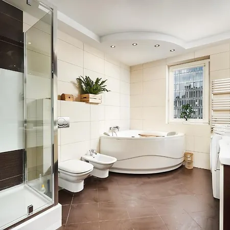 Lumina Spacious Near The Railway Station * ורשה